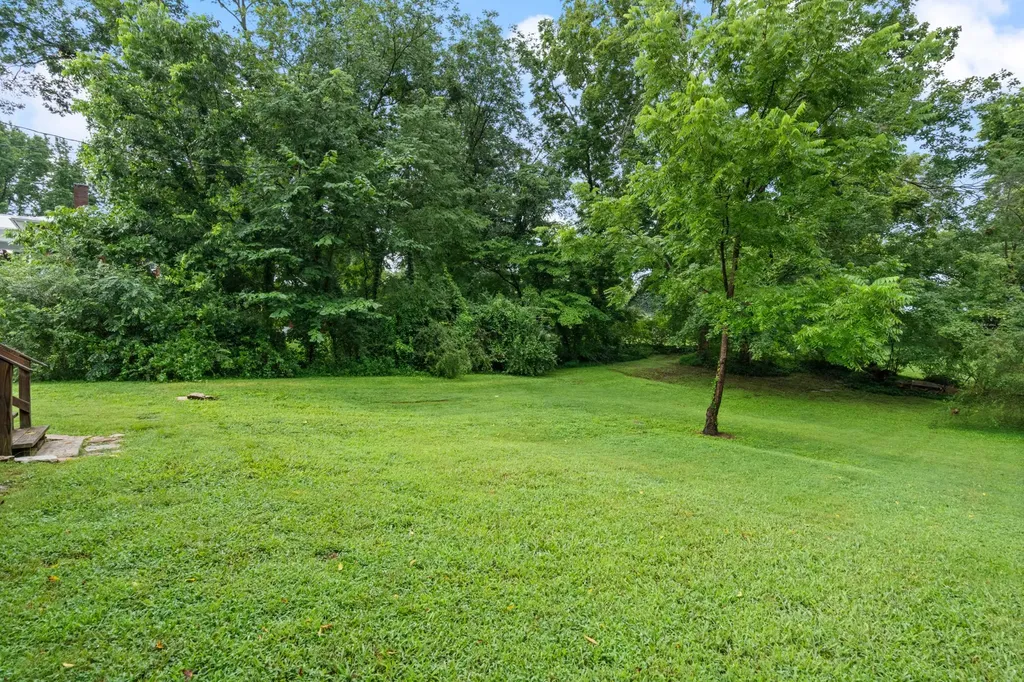 117 W End Avenue Centerville TN 37033