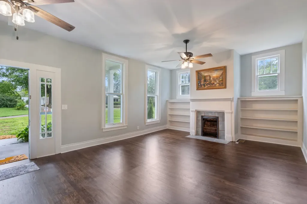 117 W End Avenue Centerville TN 37033