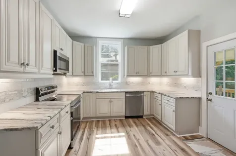 117 W End Avenue Centerville TN 37033