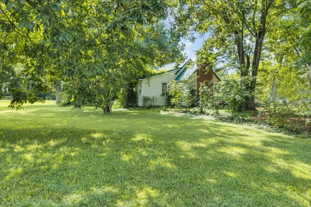 5524 Nashville Highway Chapel Hill TN 37034