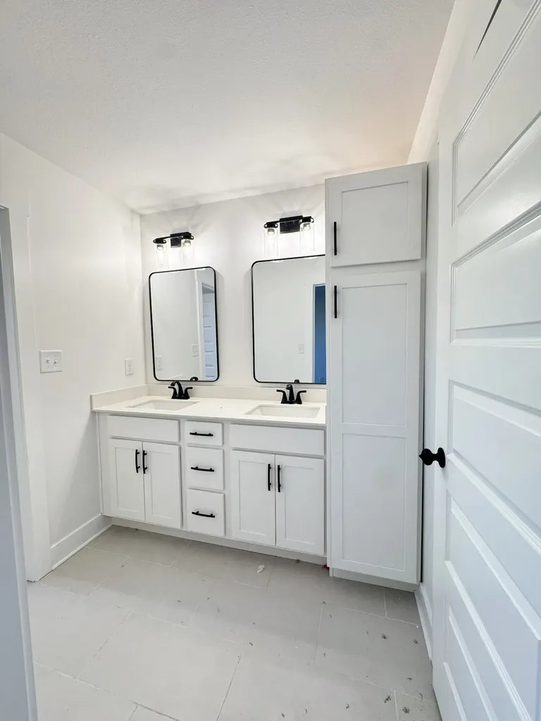 3162 E Old Ashland City Road, E Clarksville TN 37043