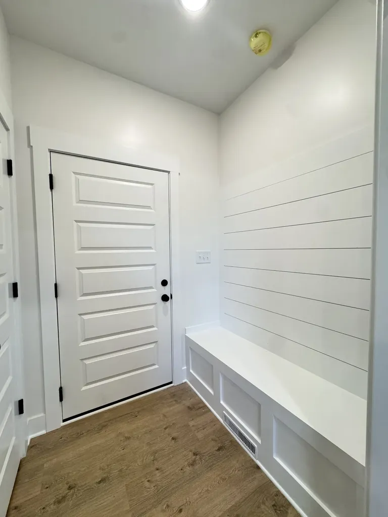3162 E Old Ashland City Road, E Clarksville TN 37043