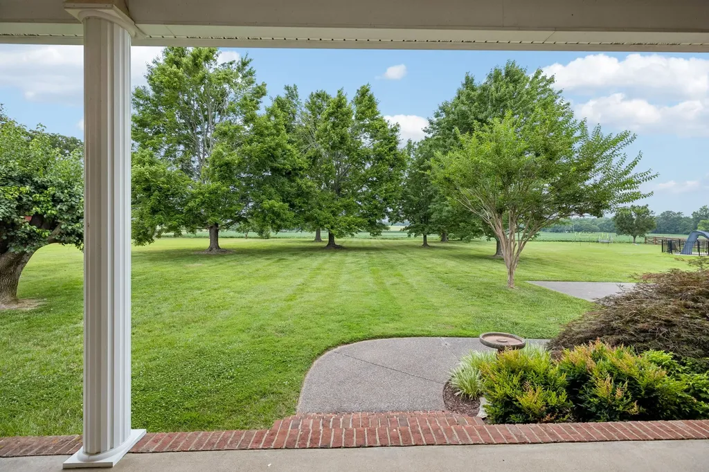 108 Ewing Drive Portland TN 37148