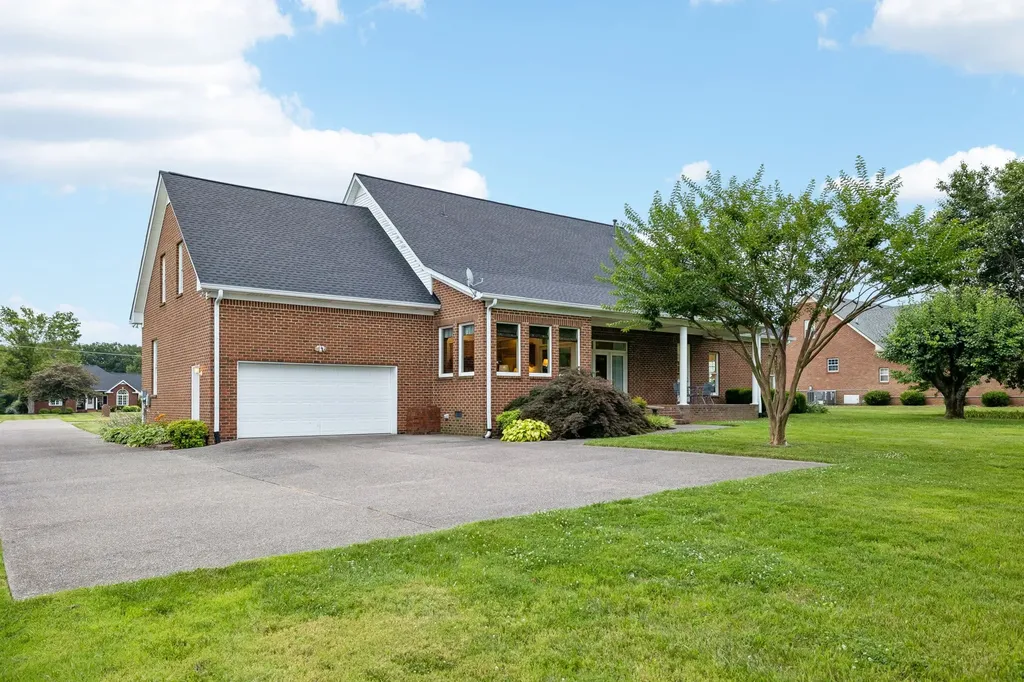 108 Ewing Drive Portland TN 37148