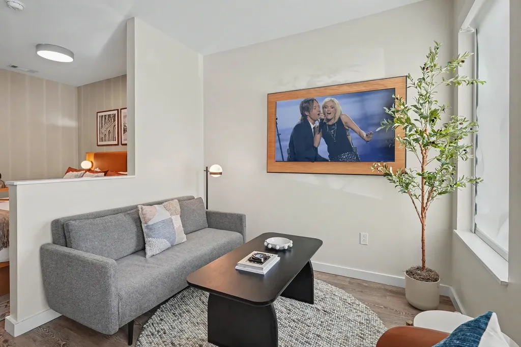 50 Music Sq, W Nashville TN 37203