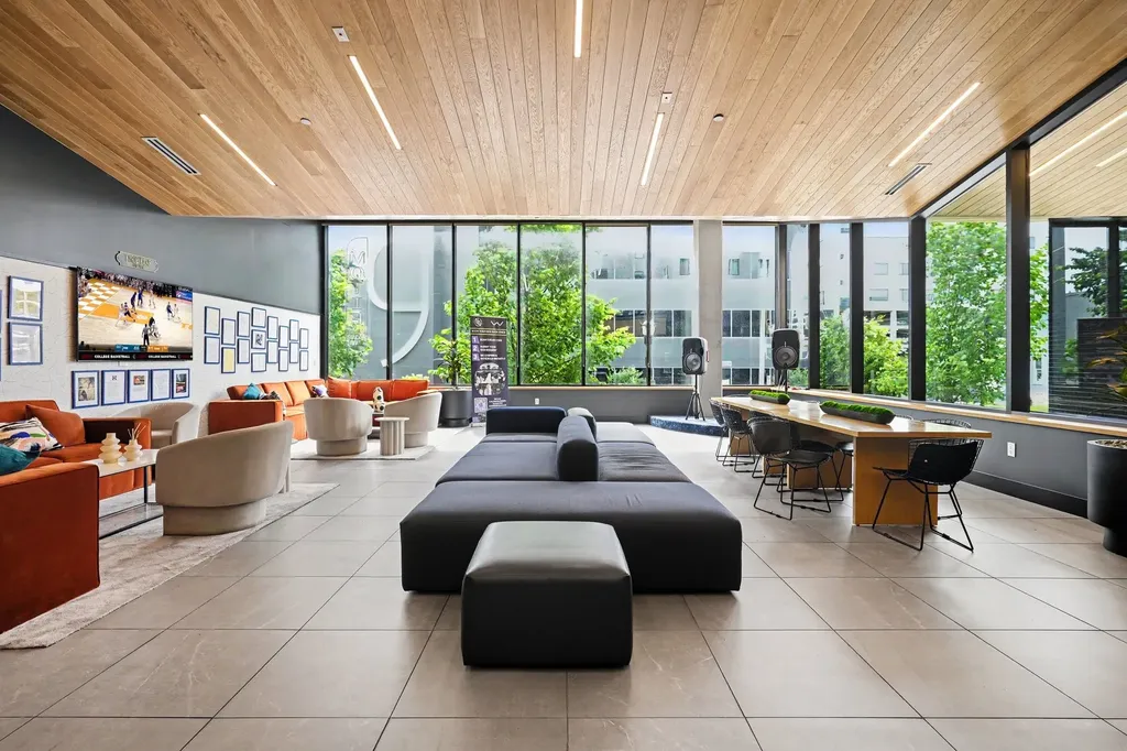 50 Music Sq, W Nashville TN 37203
