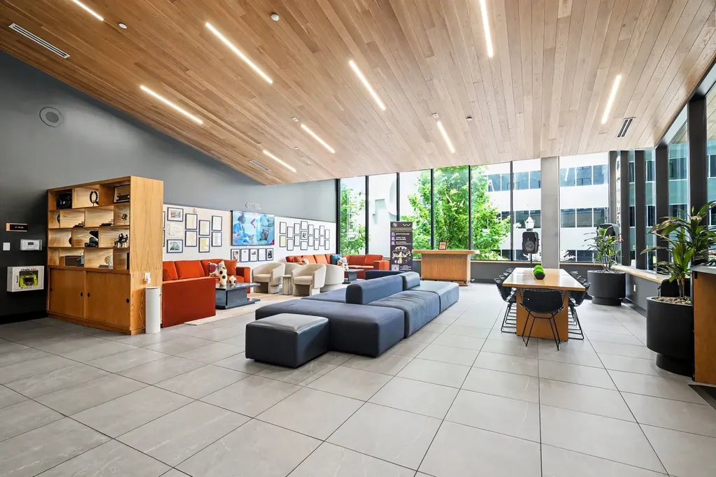 50 Music Sq, W Nashville TN 37203
