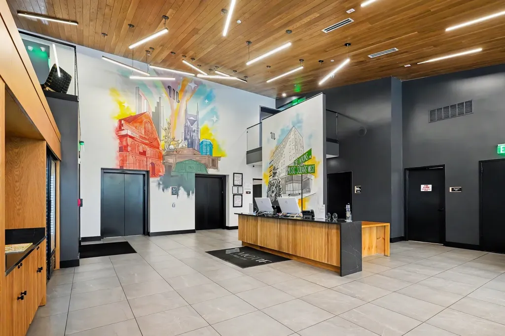 50 Music Sq, W Nashville TN 37203