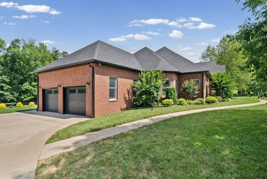 635 Mobley Road Clarksville TN 37043