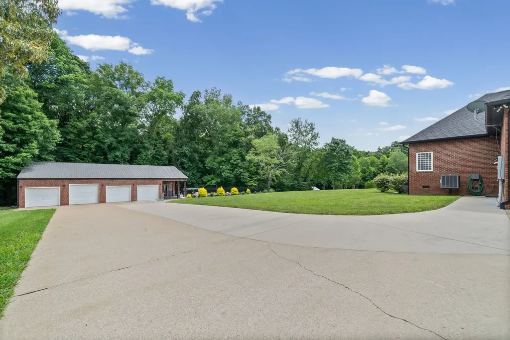 635 Mobley Road Clarksville TN 37043