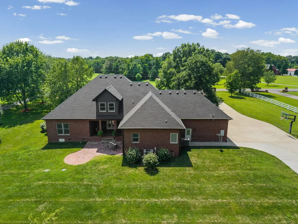635 Mobley Road Clarksville TN 37043