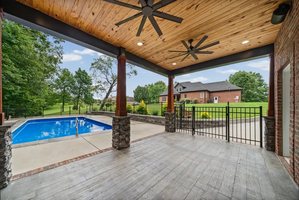 635 Mobley Road Clarksville TN 37043
