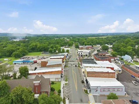 126 N Main Street Mount Pleasant TN 38474