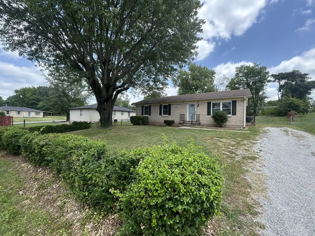 808 Goldcrest Drive Springfield TN 37172