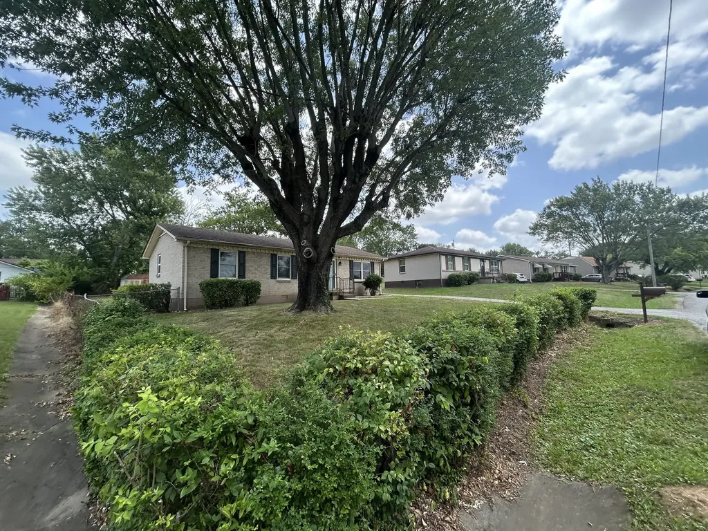 808 Goldcrest Drive Springfield TN 37172
