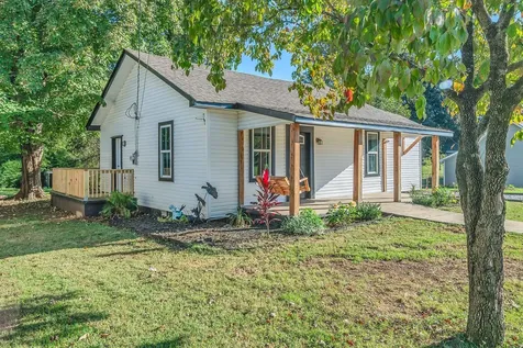 402 England St, E Cowan TN 37318