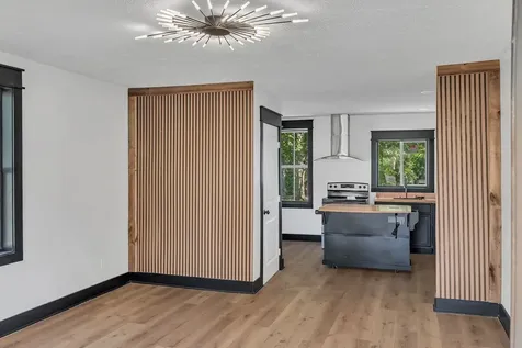 402 England St, E Cowan TN 37318