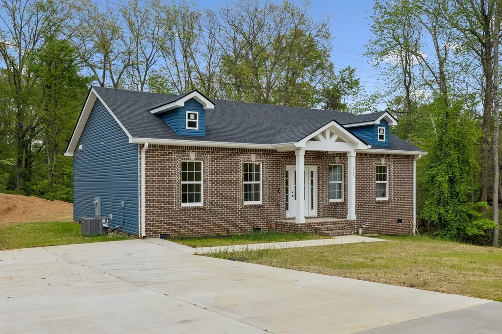 613 Hill Road Clarksville TN 37040