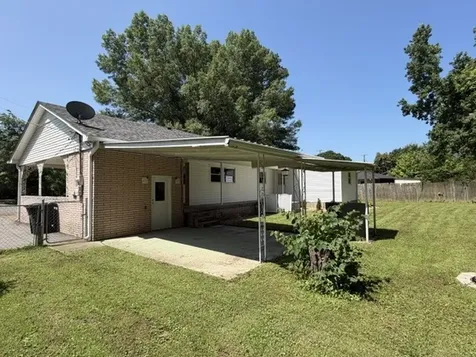 504 Franklin Drive Paris TN 38242