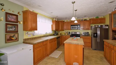 2331 Binginham Island Sevierville TN 37876