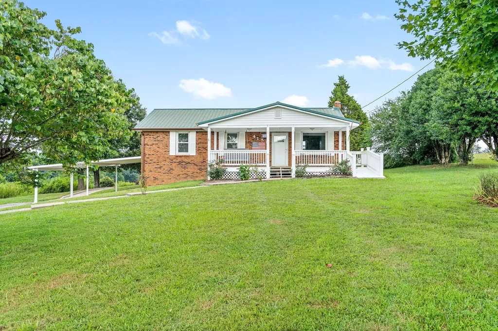 4151 Chapel Hill Road Clarksville TN 37040