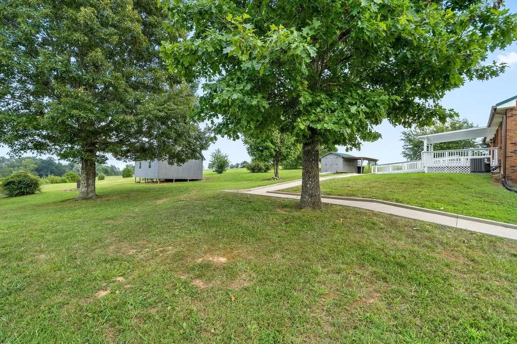 4151 Chapel Hill Road Clarksville TN 37040