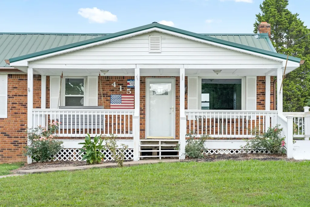 4151 Chapel Hill Road Clarksville TN 37040
