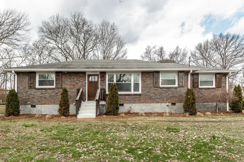 1003 Woods Lake Drive Madison TN 37115