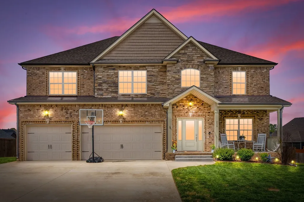 230 Cotoneaster Lane Clarksville TN 37043