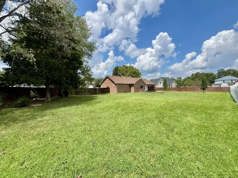 2758 Shepherds Court Woodlawn TN 37191