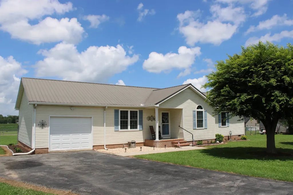 1471 Tom Grissom Road Morrison TN 37357