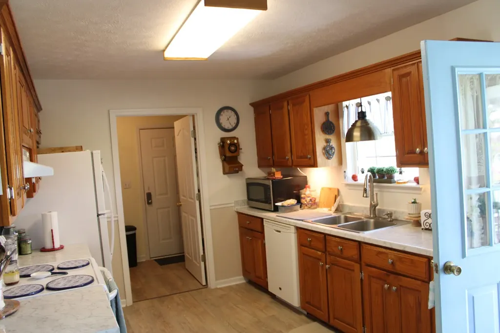 1471 Tom Grissom Road Morrison TN 37357