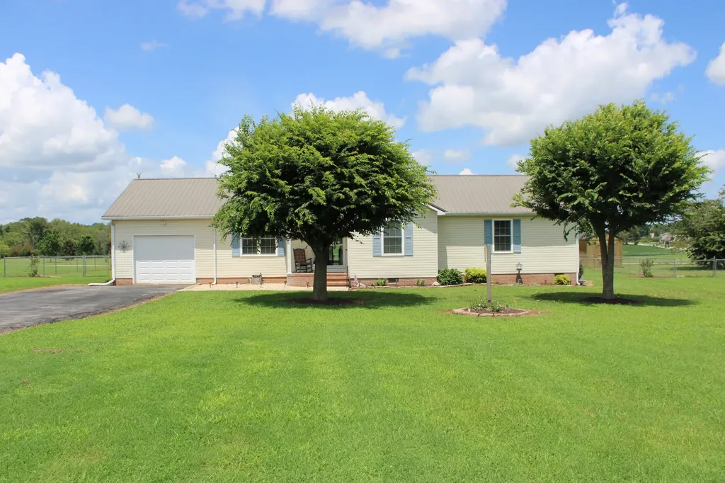 1471 Tom Grissom Road Morrison TN 37357