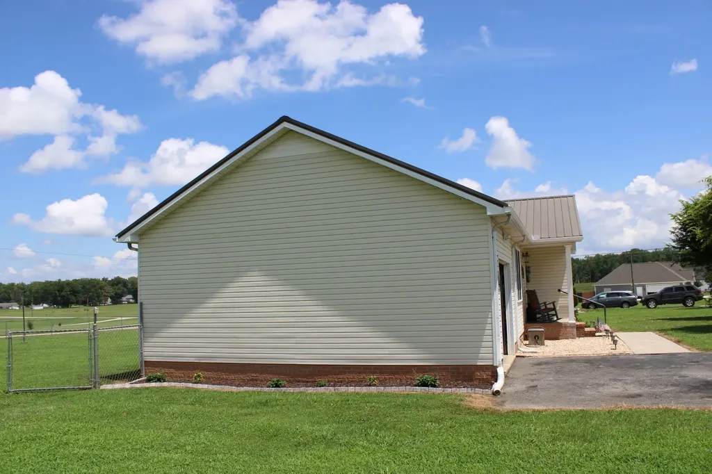 1471 Tom Grissom Road Morrison TN 37357