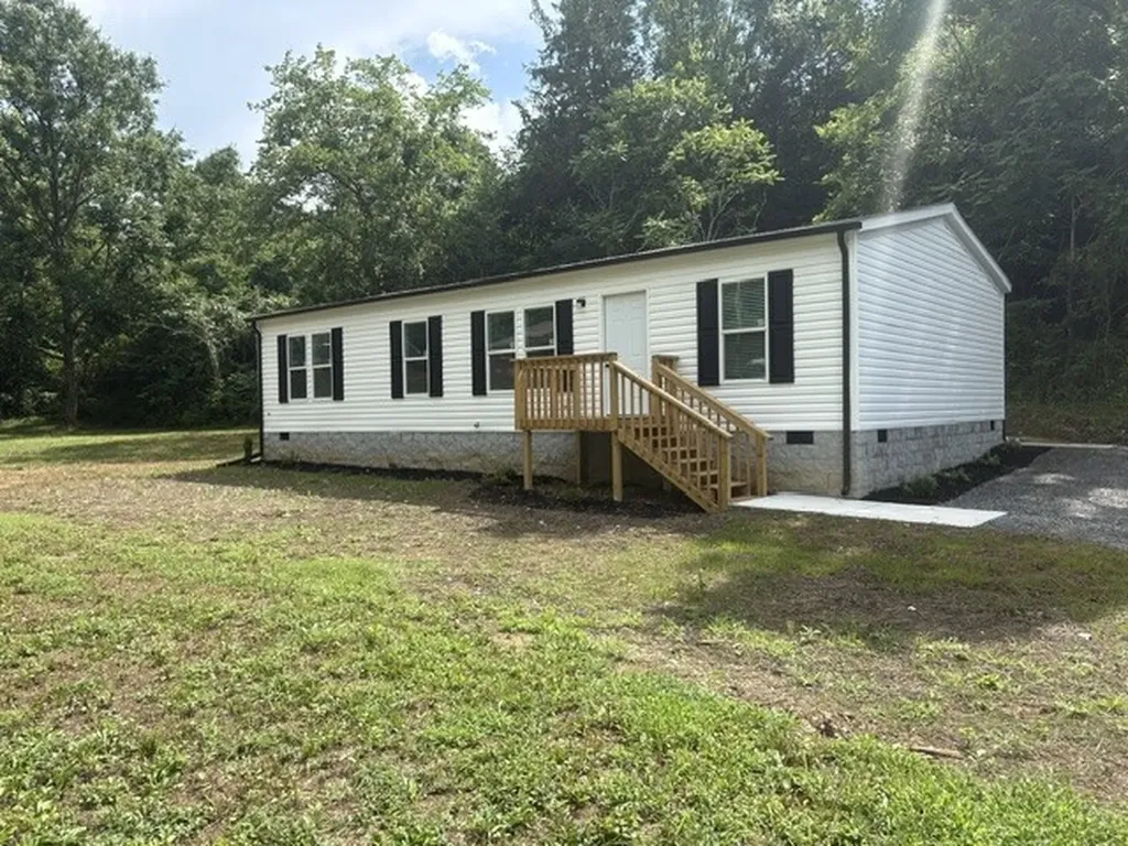 207 Hartsville Pike Carthage TN 37030