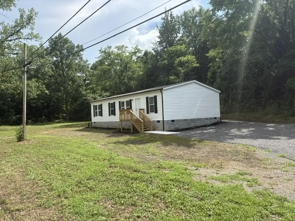 207 Hartsville Pike Carthage TN 37030