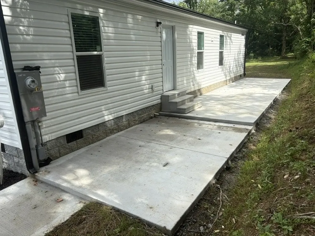 207 Hartsville Pike Carthage TN 37030