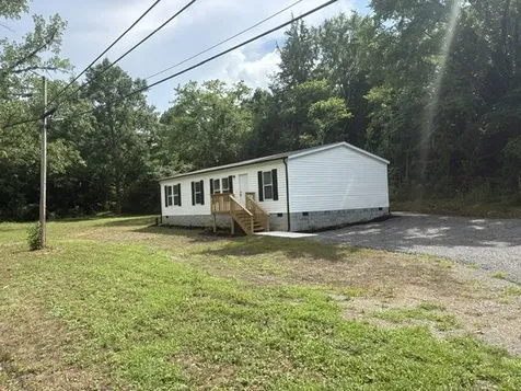 207 Hartsville Pike Carthage TN 37030