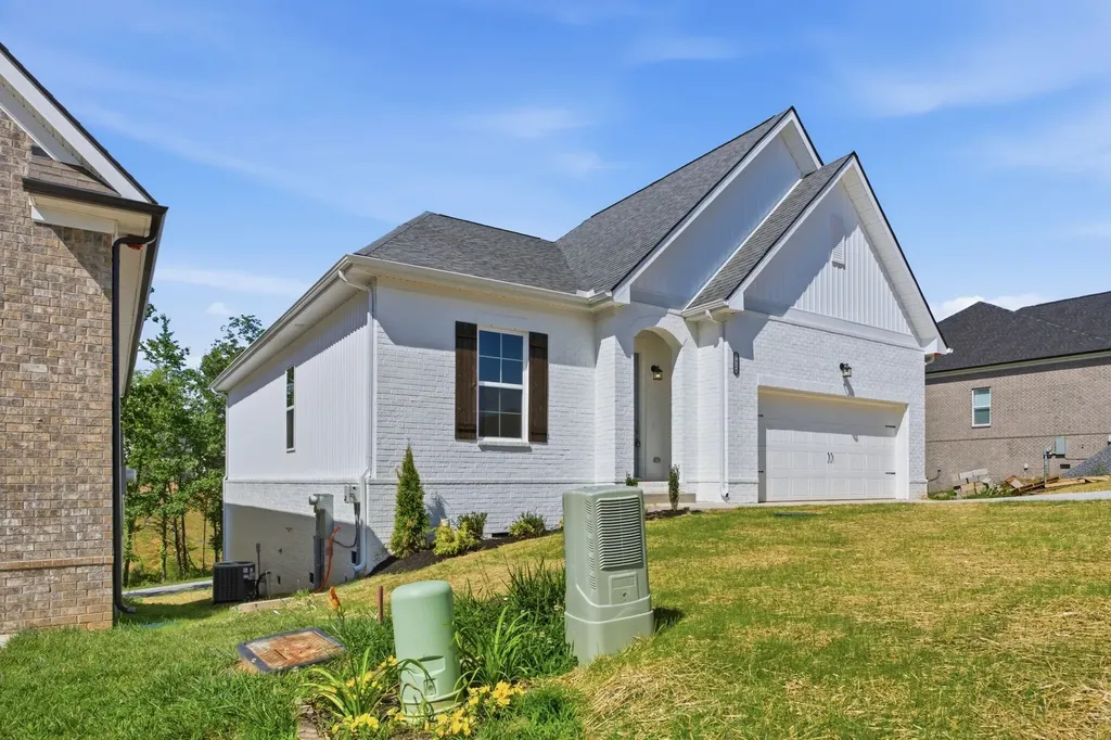 977 Hunters Lane Springfield TN 37172