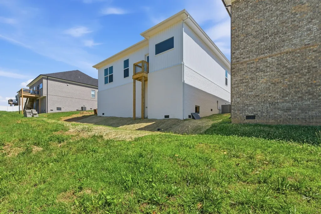 977 Hunters Lane Springfield TN 37172