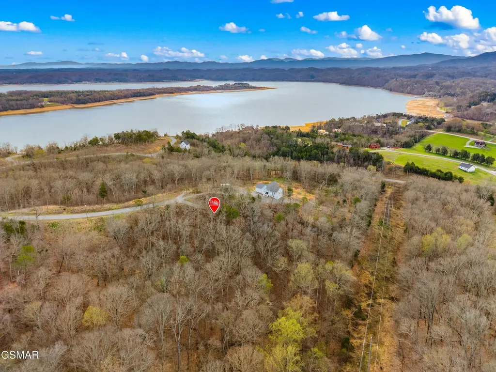 1530 Waterside Cove Drive Dandridge TN 37725