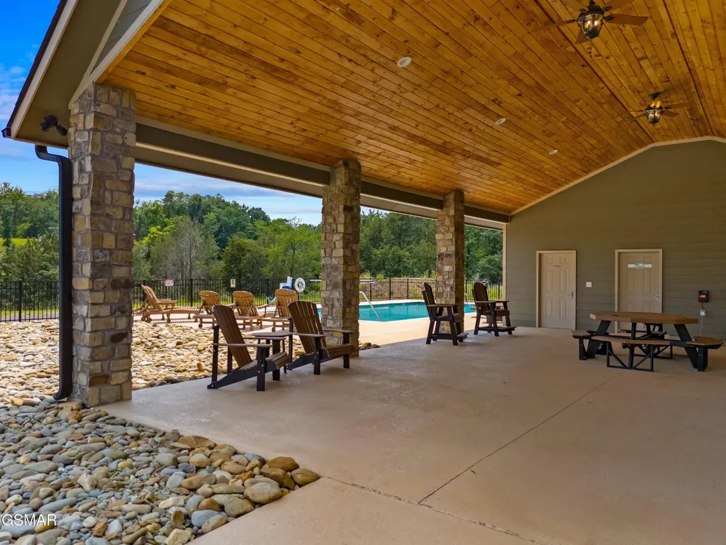 1530 Waterside Cove Drive Dandridge TN 37725