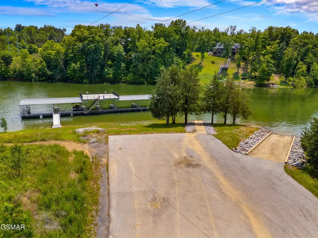 1530 Waterside Cove Drive Dandridge TN 37725