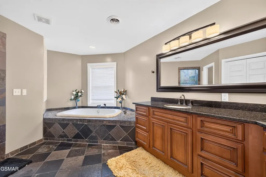 917 Crickett Drive Dandridge TN 37725