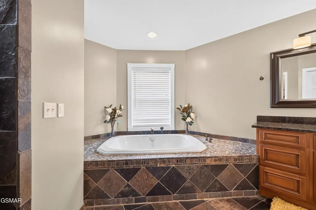 917 Crickett Drive Dandridge TN 37725