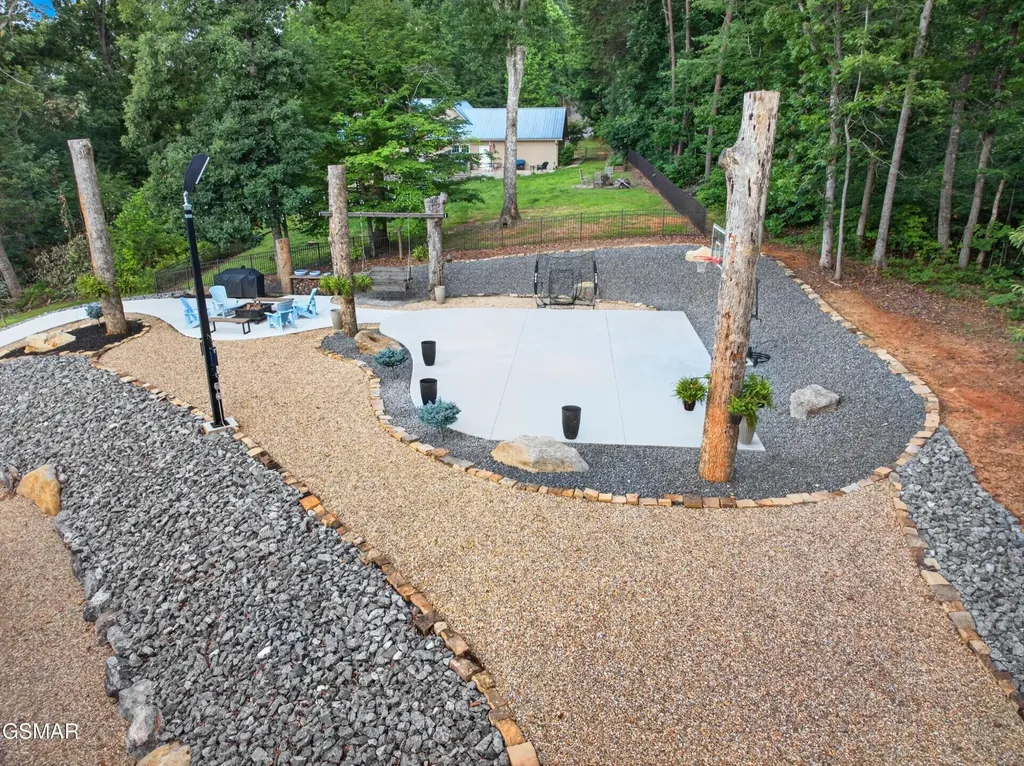 917 Crickett Drive Dandridge TN 37725