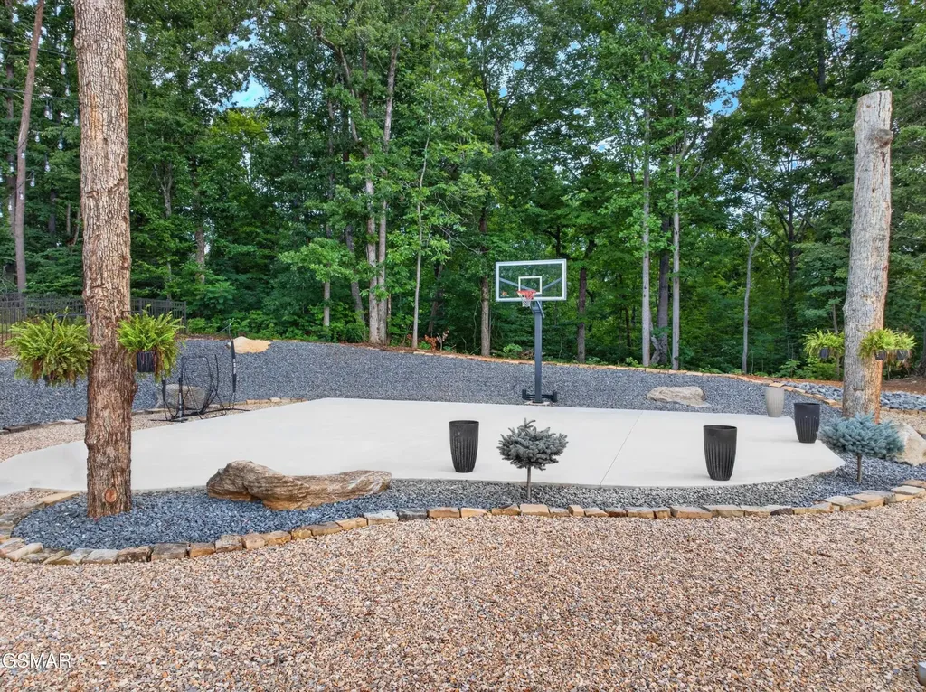 917 Crickett Drive Dandridge TN 37725