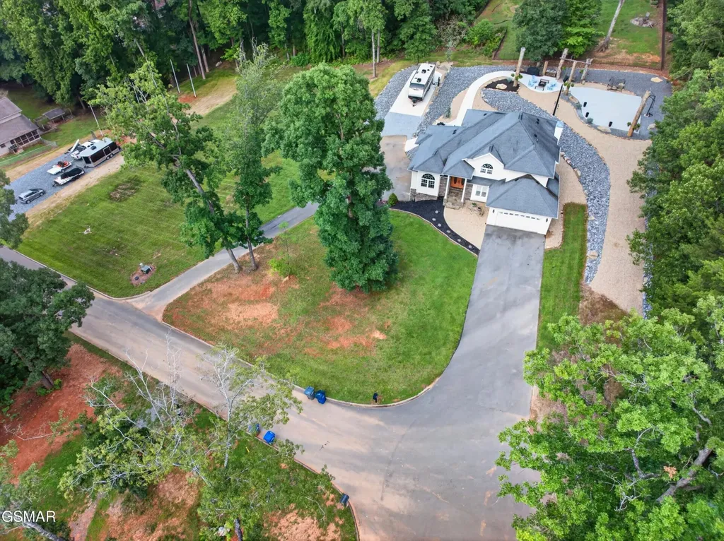 917 Crickett Drive Dandridge TN 37725