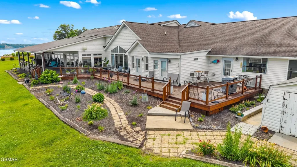 829 Tucker Place Way Dandridge TN 37725