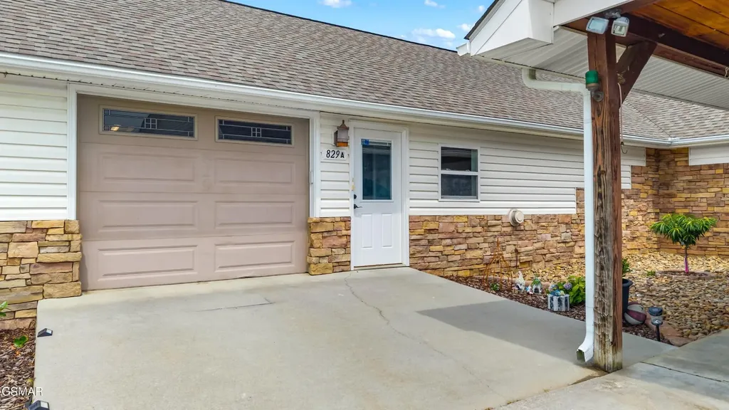 829 Tucker Place Way Dandridge TN 37725